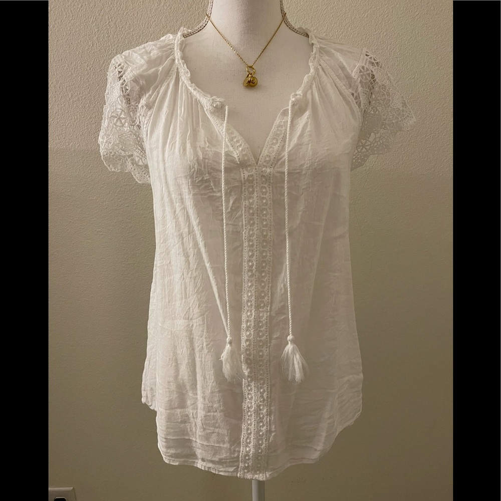 White crochet design sleeve v-neck blouse top